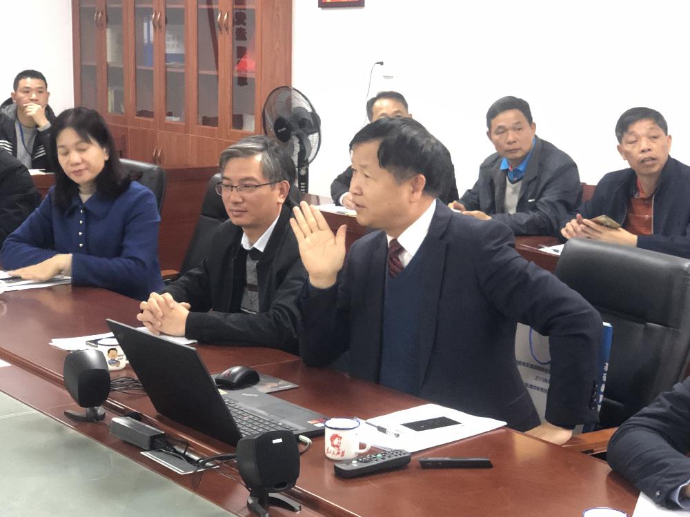 3到訪名校長、專家黃新古校長（前排右一）、于偉就校長（左一）.jpg